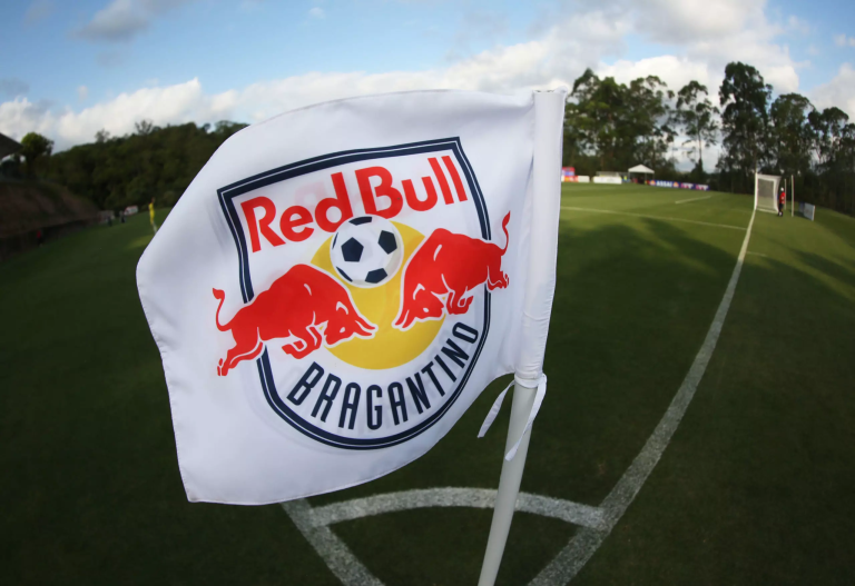 Red Bull barra negociação de lateral do Bragantino com futebol russo por conta da guerra; saiba mais