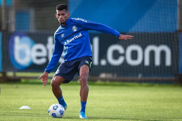 Zagueiro Rodrigues está na mira do Fortaleza