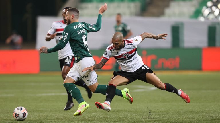 Palmeiras e São Paulo, em campo pela Copa Libertadores de 2021