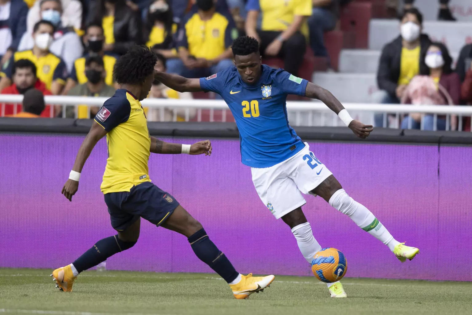 Brasil x Equador em campo pelas Eliminatórias da Copa do Mundo 2026