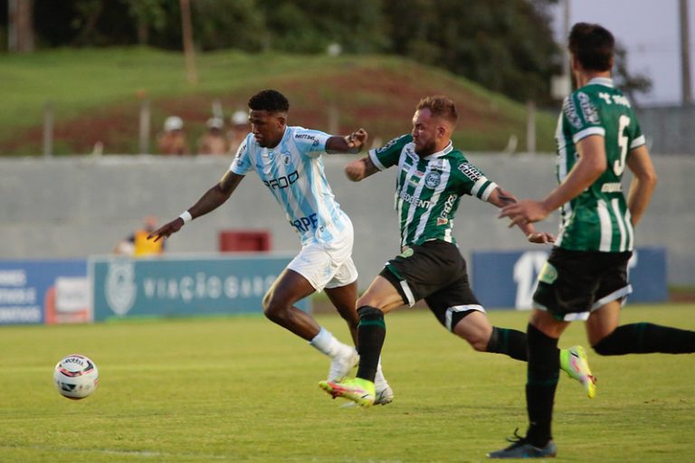 Coritiba e Londrina se enfrentam nesta quarta (15) pela décima rodada do Paranaense. Foto: Ricardo Chicarelli/ Londrina EC.