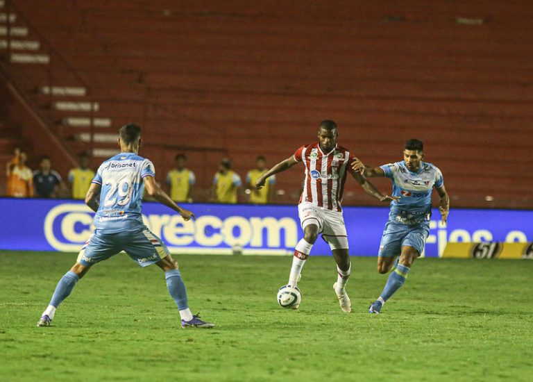 Fortaleza e Náutico se enfrentam neste domingo (26), pela Copa do Nordeste. Foto: Tiago Caldas/Náutico