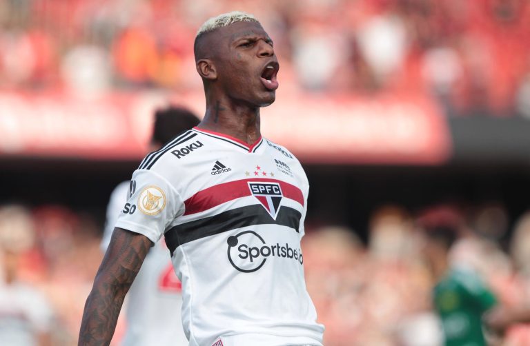 Robert Arboleda, em campo pelo São Paulo