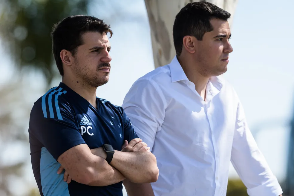 Pedro Costa e Pedro Martins, da diretoria de futebol do Cruzeiro