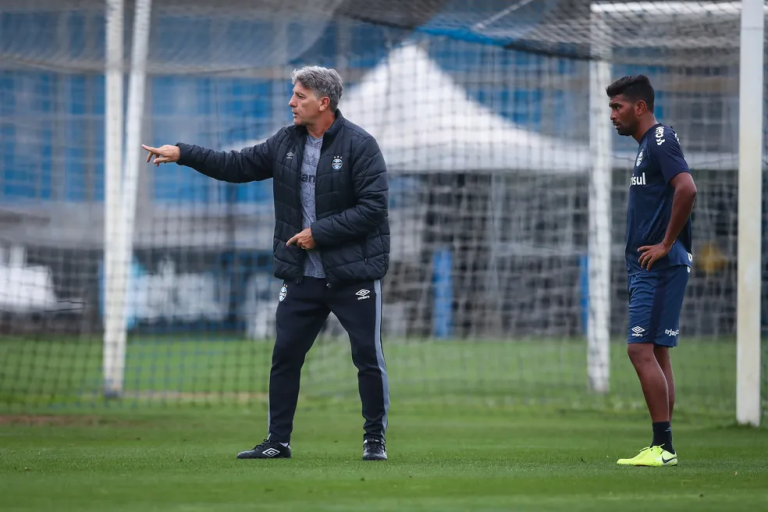 Após seis meses, Thiago Santos deve ganhar uma chance na equipe titular do Grêmio