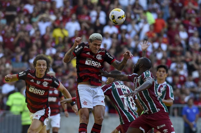 Flamengo e Fluminense estão entre os favoritos para o título do Carioca.