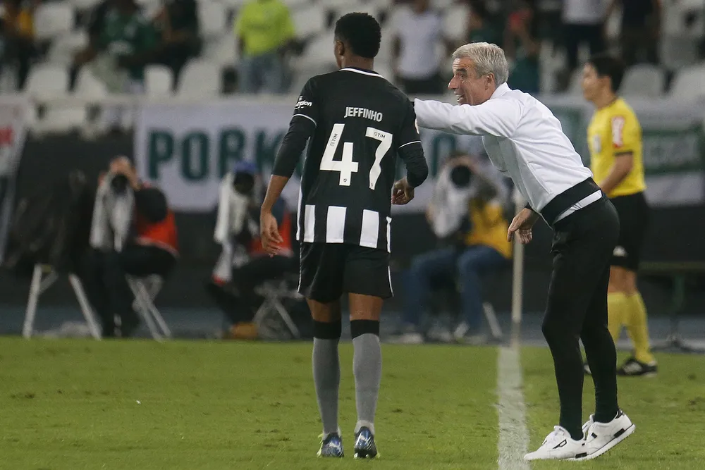 Jeffinho está de volta ao Botafogo