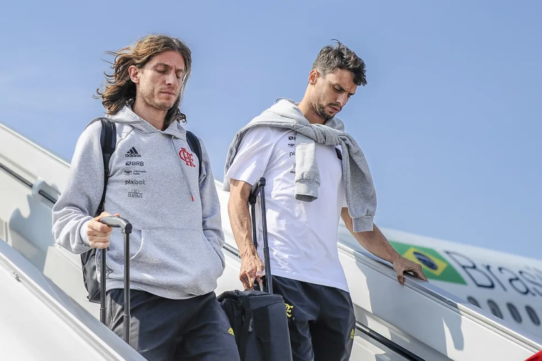 Após lesão, Rodrigo Caio deve treinar normalmente junto com o elenco do Flamengo no próximo dia 26