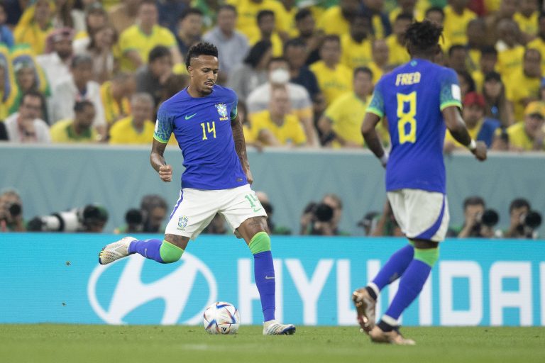 Brasil tem três jogadores pendurados para o duelo contra a Croácia; trio pode perder uma possível semifinal