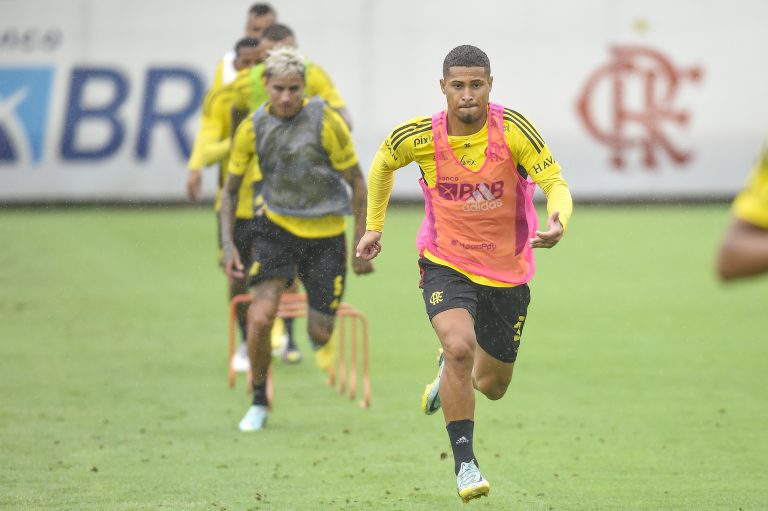 Flamengo volta a treinar nesta segunda com a presença de Vítor Pereira