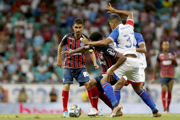 Fortaleza e Bahia em duelo válido pela Copa do Nordeste. Foto: Felipe Oliveira / EC Bahia