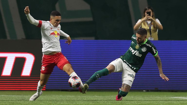 Palmeiras e Red Bull Bragantino se enfrentam neste sábado (13). Foto: Cesar Greco/Palmeiras