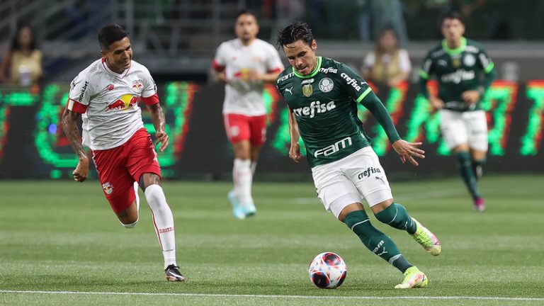 Palmeiras e Red Bull Bragantino se enfrentam neste sábado (13). Foto: Cesar Greco/Palmeiras