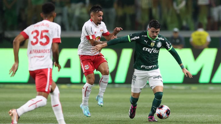 Palmeiras e Red Bull Bragantino se enfrentam neste sábado (13). Foto: Cesar Greco/Palmeiras