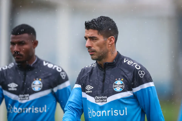 Aos 36 anos, Luis Suárez é o terceiro jogador com mais minutos em campo do Grêmio; confira como