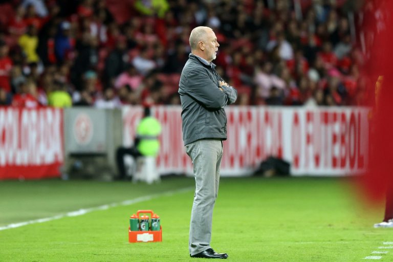 Há cinco jogos sem vencer, Inter tem o Gre-Nal como ponto chave para reação