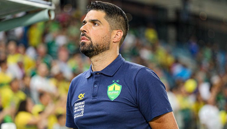 António Oliveira, técnico do Cuiabá. Foto: AssCom Dourado