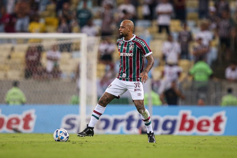 Felipe Melo em ação no Maracanã