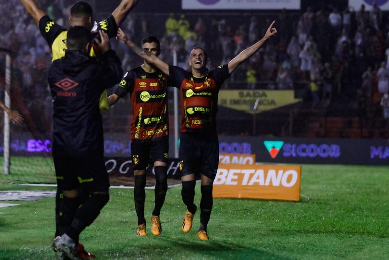 Luciano Juba, no jogo Sport 2 x 0 Ceará, pela Série B 2023. Foto: Rafael Bandeira/SCR