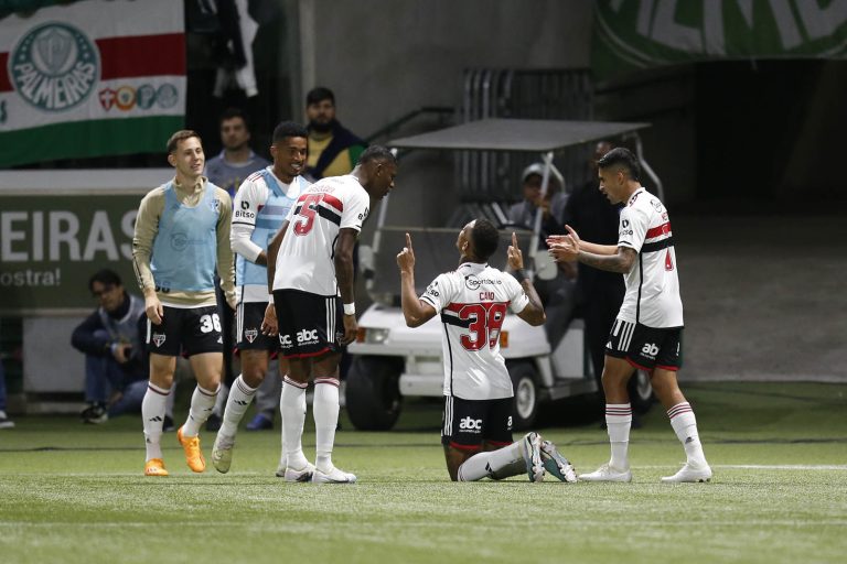 Improvisado, Caio Paulista vive grande fase e se afirma no São Paulo