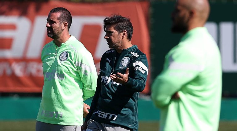 João Martins e Abel Ferreira, do Palmeiras. Foto: Cesar Greco/Palmeiras