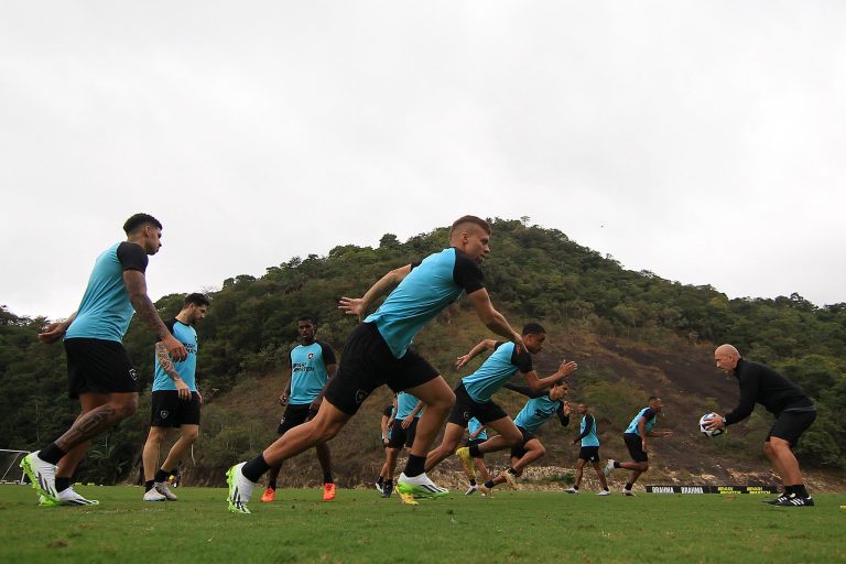 Confira a provável escalação do Botafogo para enfrentar o Patronato-ARG