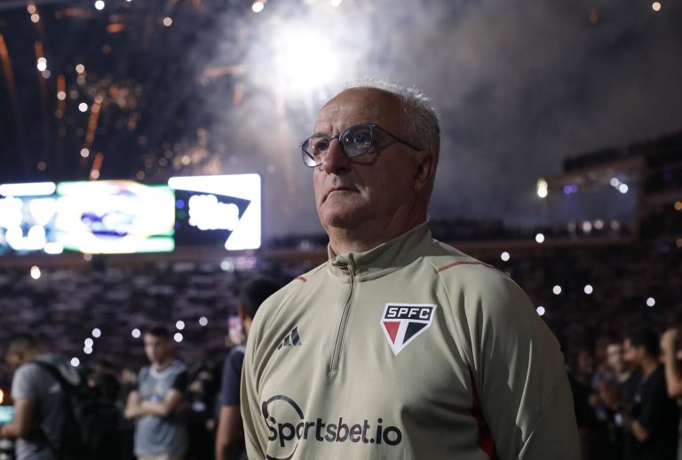 Saiba o que Dorival Júnior falou sobre a derrota do São Paulo no jogo de ida das semifinais da Copa do Brasil