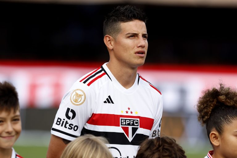 James Rodríguez, em campo pelo São Paulo