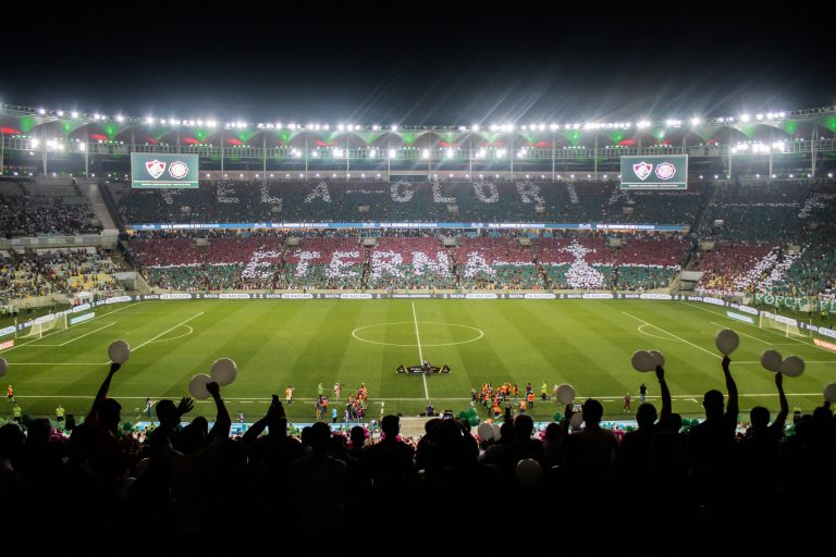 Fernando Diniz elogia festa da torcida na vitória do Fluminense sobre Olímpia