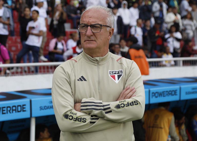 Dorival Júnior lamenta derrota do São Paulo, elogia atuação no segundo tempo e dá aviso; confira