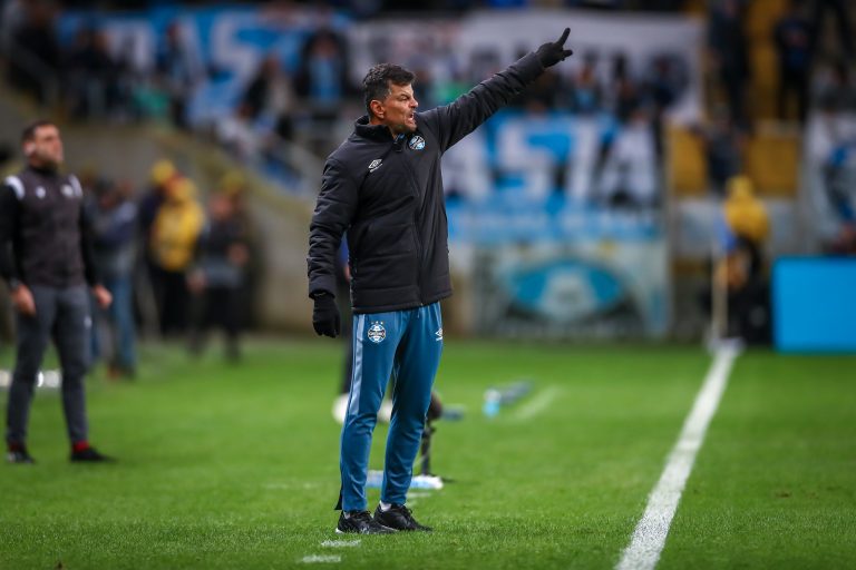 Grêmio tem nova formação em vitória sobre o Cruzeiro e recebe elogios do auxiliar de Renato Gaúcho