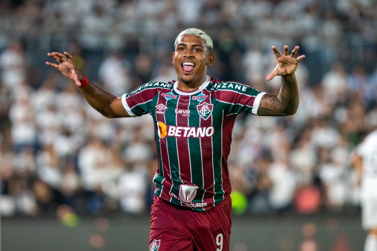 John Kennedy comemora gol pelo Fluminense