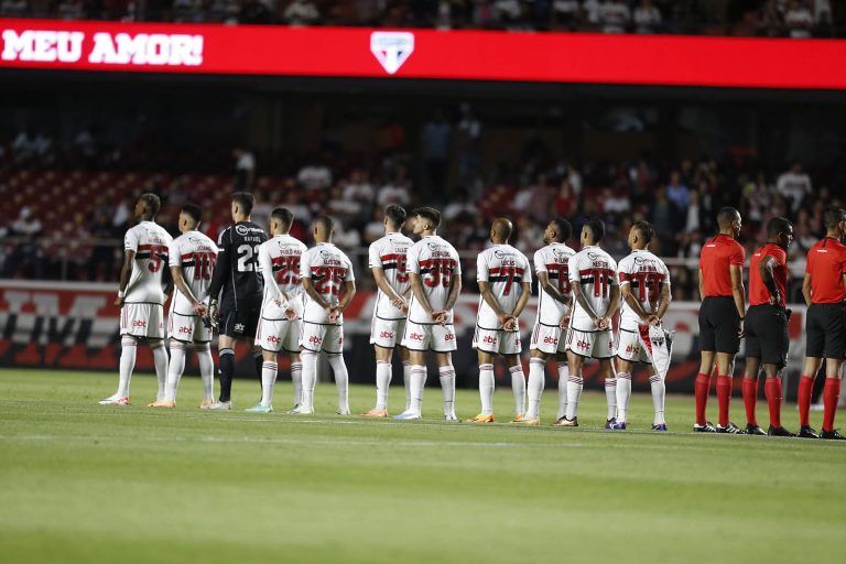 Saiba o que o São Paulo pensa sobre a possibilidade de contar com zagueiro nas finais da Copa do Brasil