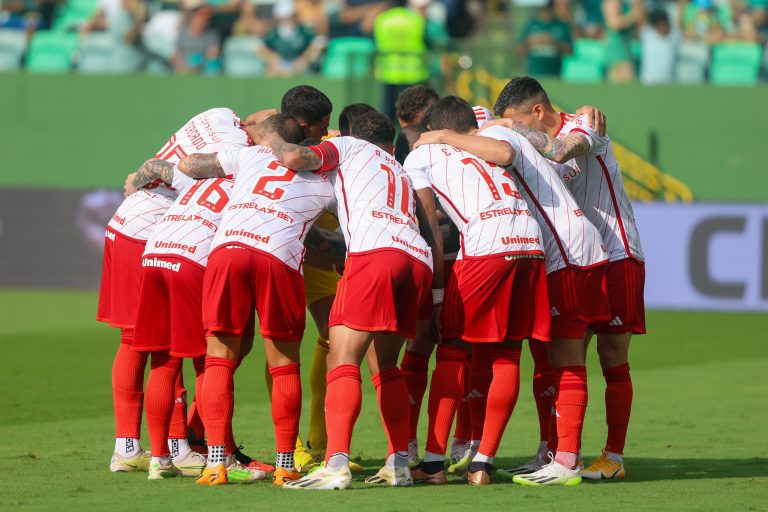 Coudet tem semana cheia de treinamentos para fazer ajustes no Internacional, mesmo não contando com os convocados