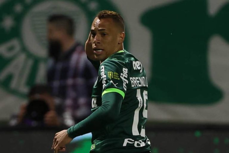 Breno Lopes fez o gol contra o Goiás