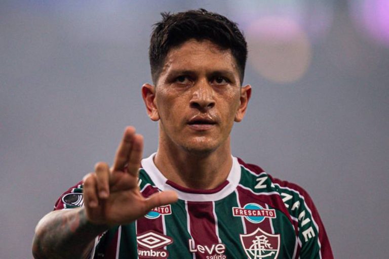 Cano em ação pelo Fluminense