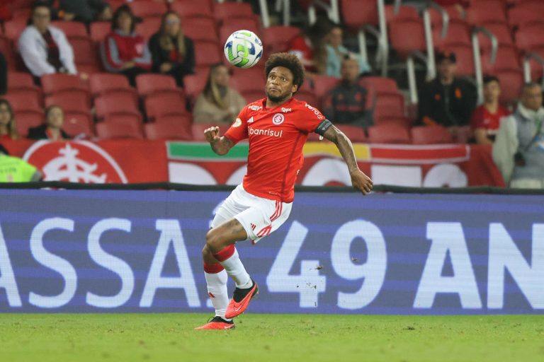 Apesar da derrota, Luiz Adriano diz que Internacional fez ‘grande jogo’; confira