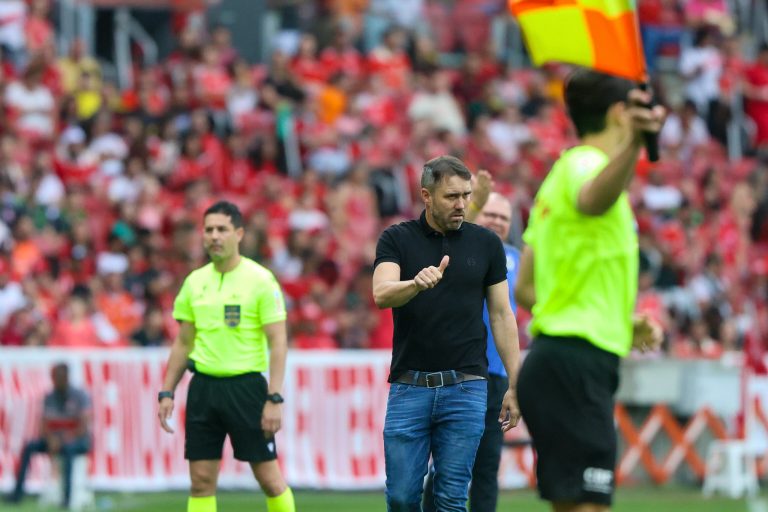 Eduardo Coudet fala sobre estratégia do Internacional para vencer o Vasco; confira