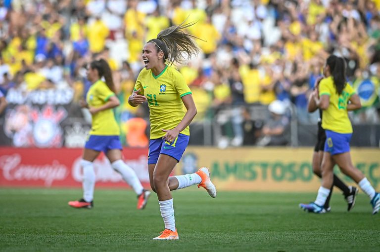 Priscila (Internacional) após primeiro gol marcado pela seleção brasileira feminina. Foto: Staff Images Woman/CBF