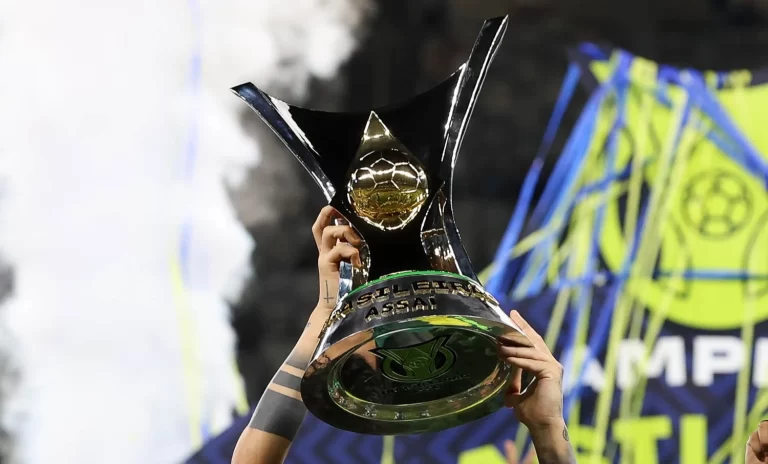 Troféu do Brasileirão 2023. Foto: Cesar Greco/Palmeiras