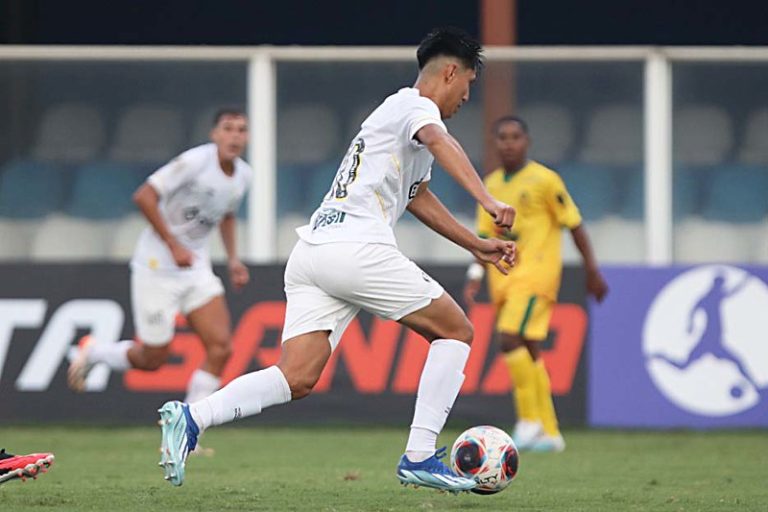 Miguelito, do Santos sub-20, na 2ª rodada da Copinha 2024. Foto: Pedro Ernesto Guerra Azevedo/Santos FC