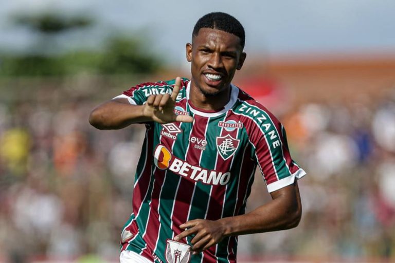 Lelê em ação pelo Fluminense