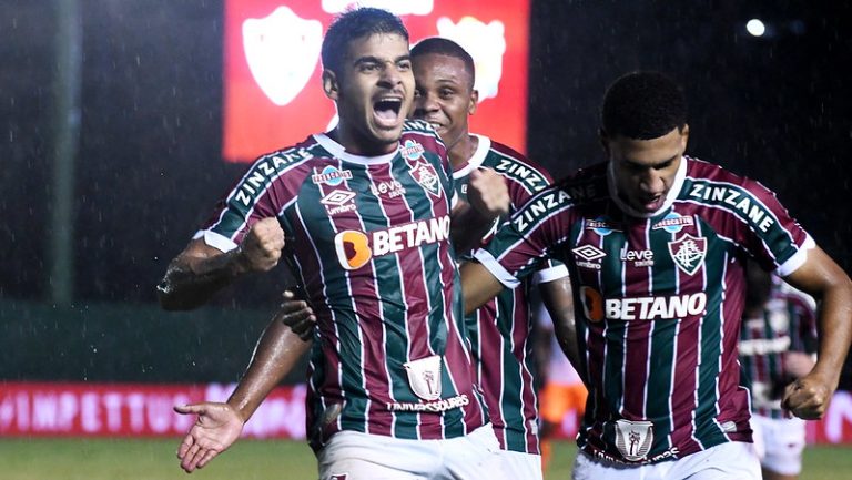 Jogadores do Fluminense em duelo pelo Campeonato Carioca 2024, contra o Nova Iguaçu. Foto: MAILSON SANTANA/FLUMINENSE FC