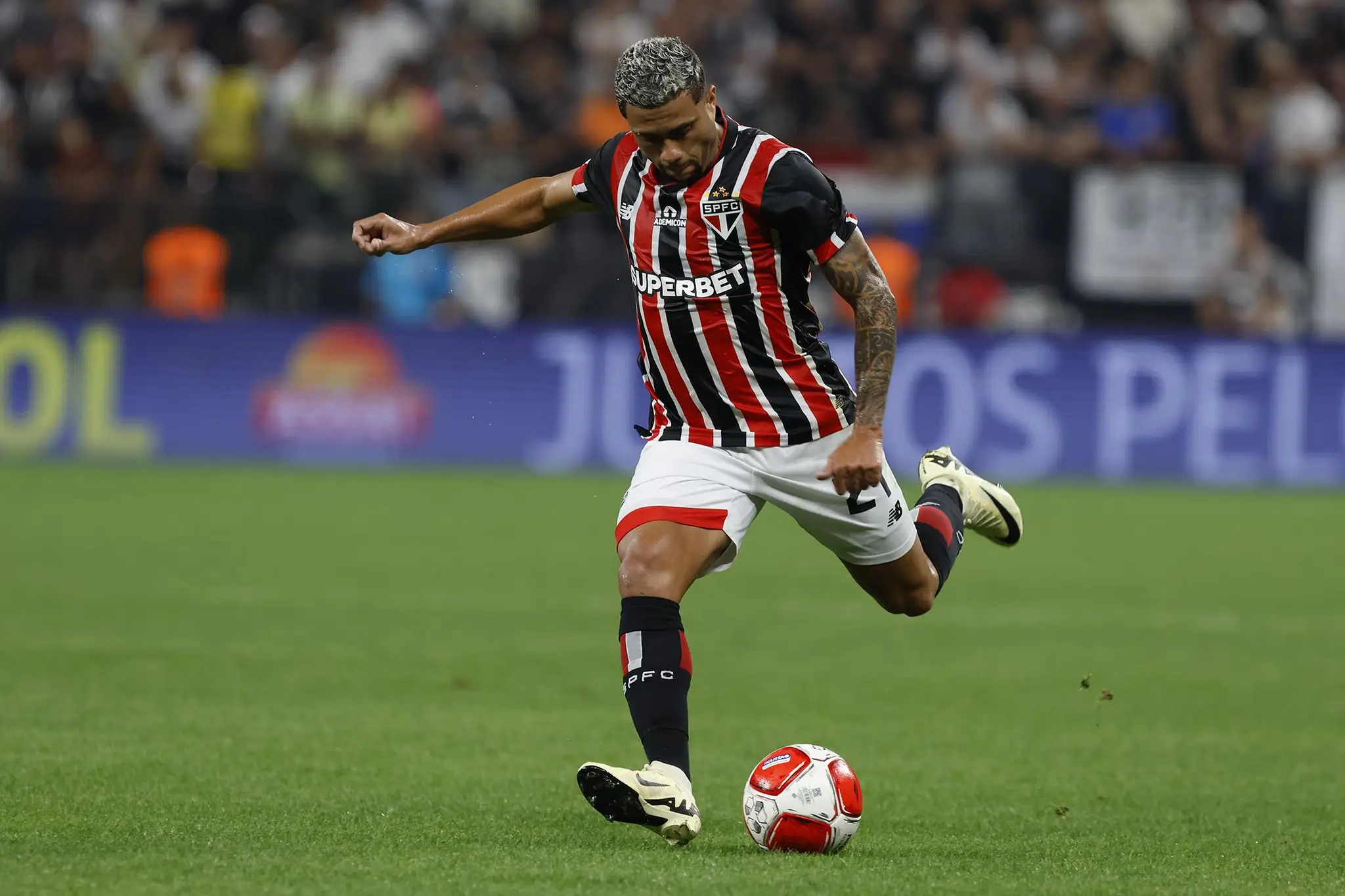 Wellington Rato, em campo pelo São Paulo