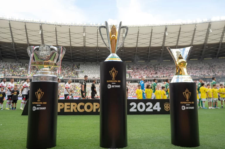 Prêmios da Copa do Brasil, Supercopa do Brasil e Brasileirão. Foto: Staff Images/CBF