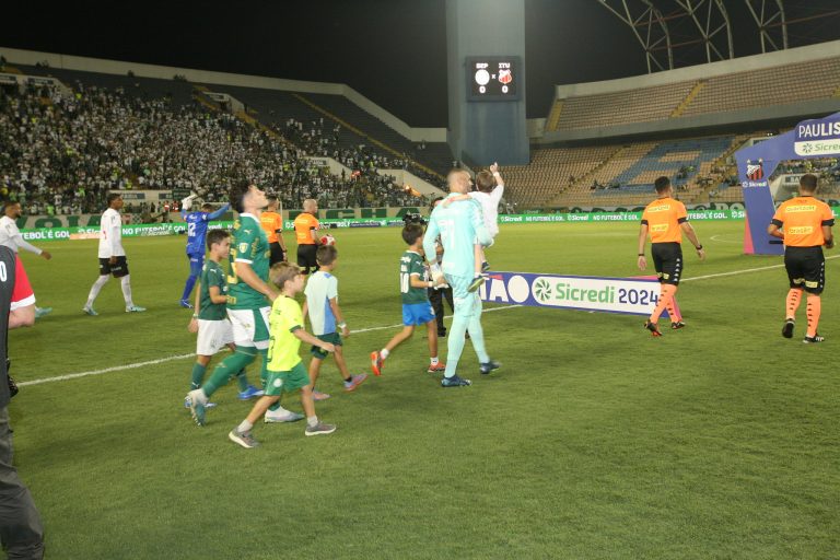 Palmeiras enfrentou o Ituano na Arena Barueri na última quinta-feira (8)