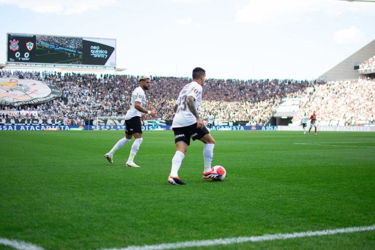 Corinthians em campo na Neo Química Arena