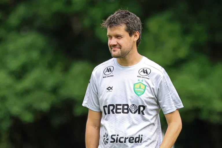 Luiz Fernando Iubel, técnico interino do Cuiabá. Foto: Reprodução/AssCom Dourado