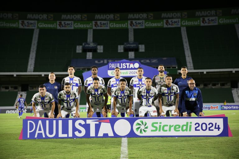 Jogadores do Água Santa antes de partida pelo Campeonato Paulista