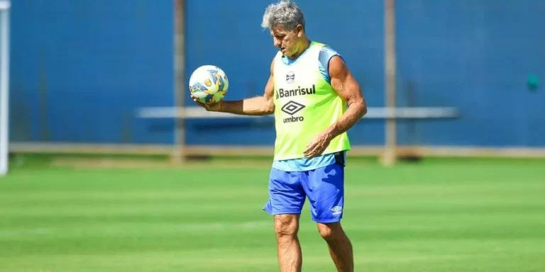 Renato Portaluppi treina no Grêmio